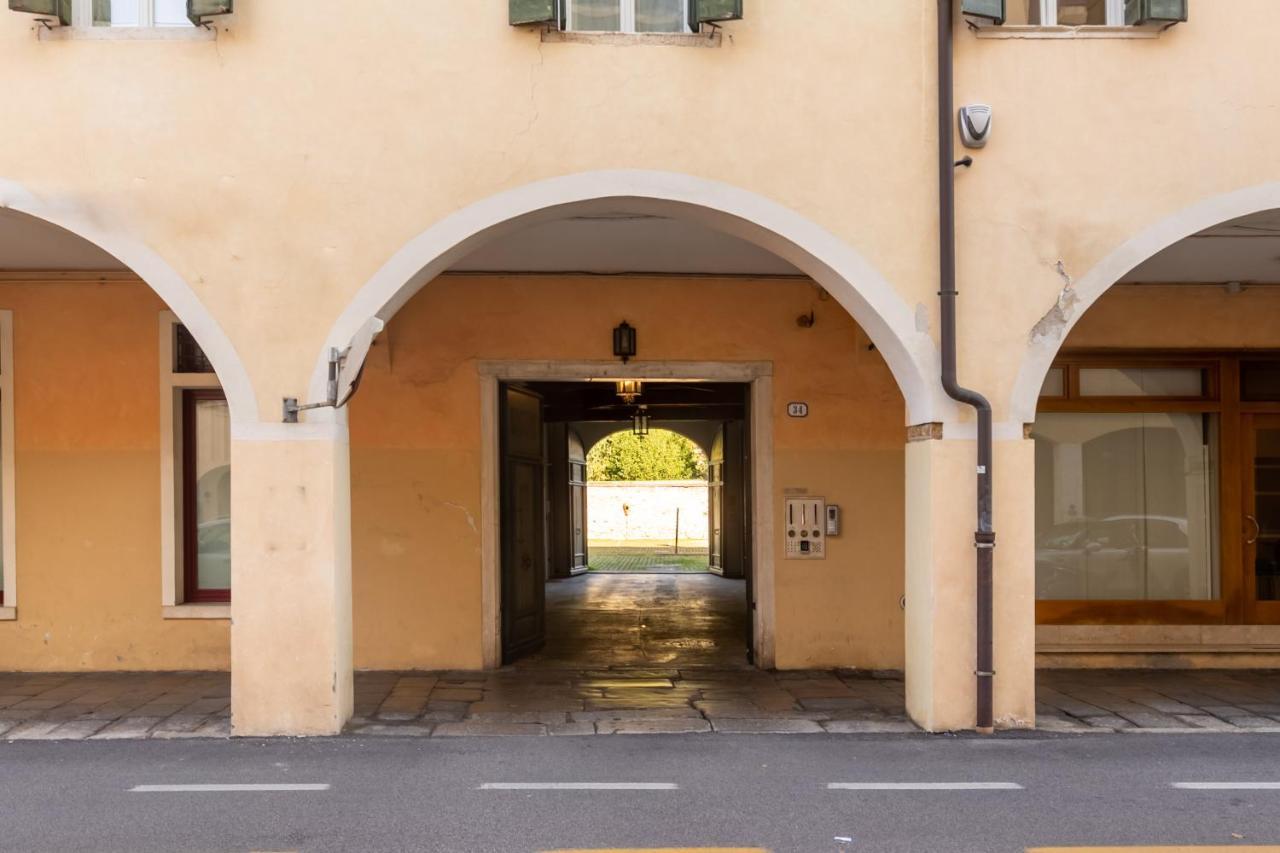 Casa Charleston In Palazzo Nobiliare Al Duomo Lägenhet Padua Exteriör bild