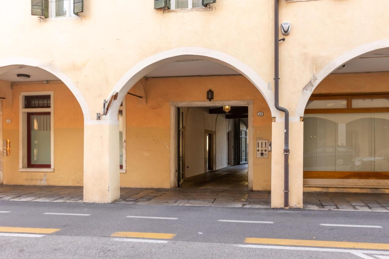 Casa Charleston In Palazzo Nobiliare Al Duomo Lägenhet Padua Exteriör bild
