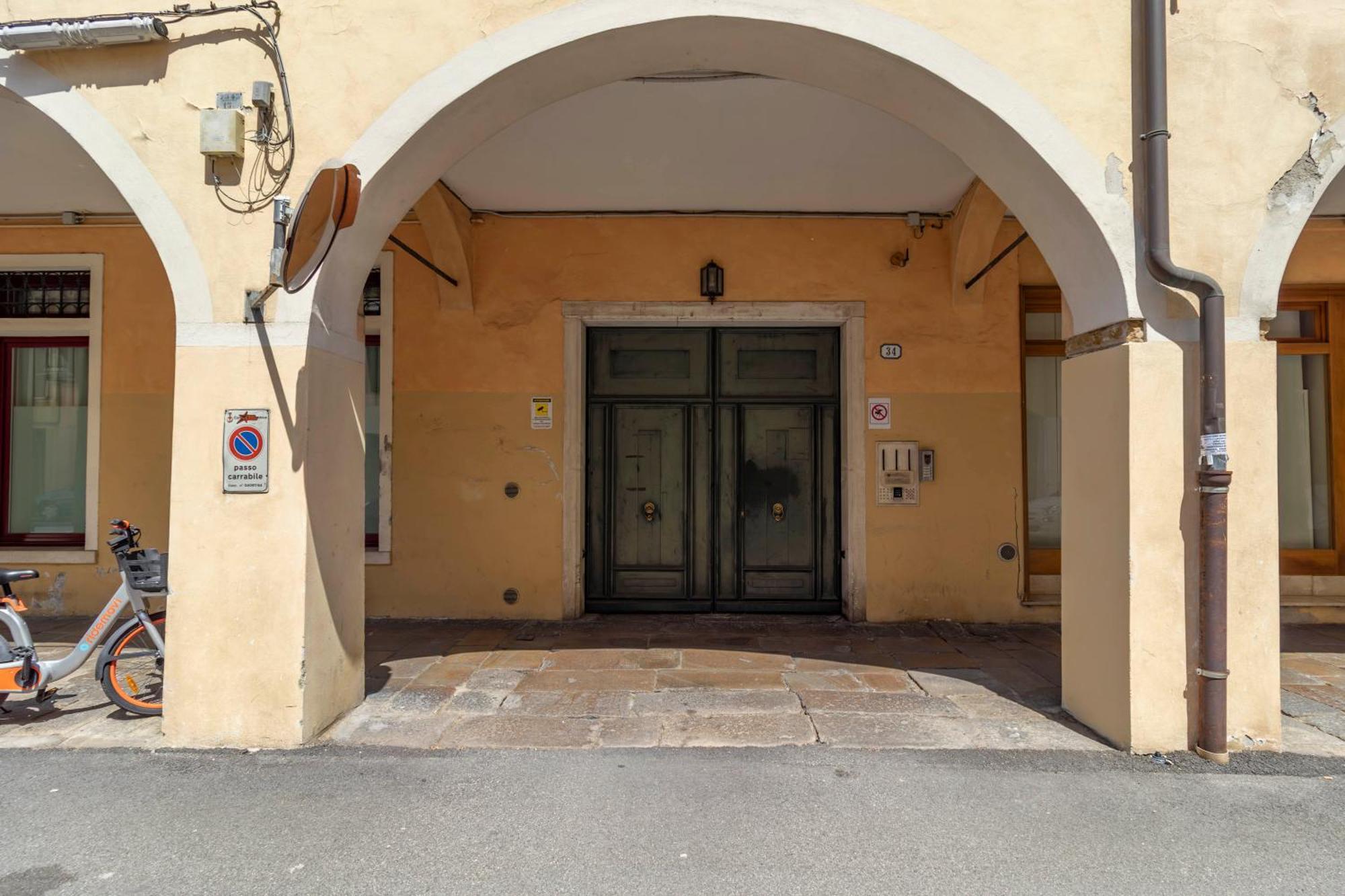 Casa Charleston In Palazzo Nobiliare Al Duomo Lägenhet Padua Exteriör bild